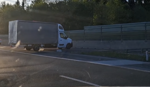 Nore ideje: tudi to so na slovenski avtocesti počeli vozniki #video