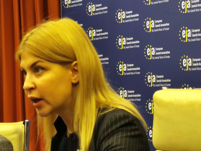 Na vprašanje, ali pričakuje začetek vojaškega posredovanja, Stefanišina odgovarja, da je še vedno najpomembnejši politični pritisk, ki podpira Ukrajino. | Foto: Srdjan Cvjetović