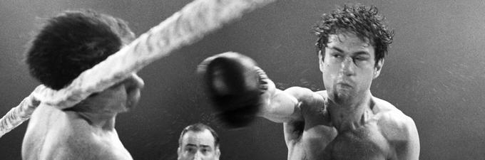 Jake LaMotta (Robert De Niro) je bil kontroverzni boksarski prvak iz štiridesetih let 20. stoletja, čigar uspehe v ringu je zameglilo težavno zasebno življenje – bes, ljubosumje in dvomi, zlasti zaradi žene in brata. Scorsesejeva črno-bela mojstrovina je bila nominirana za osem oskarjev, prejela pa je dva – za glavnega igralca in montažo. • V torek, 4. 9., ob 23.05 na Cinemax.* │ Tudi na HBO OD/GO.

 | Foto: 