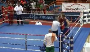 Incident v Zagrebu: mladi boksar po porazu nokavtiral sodnika (video)