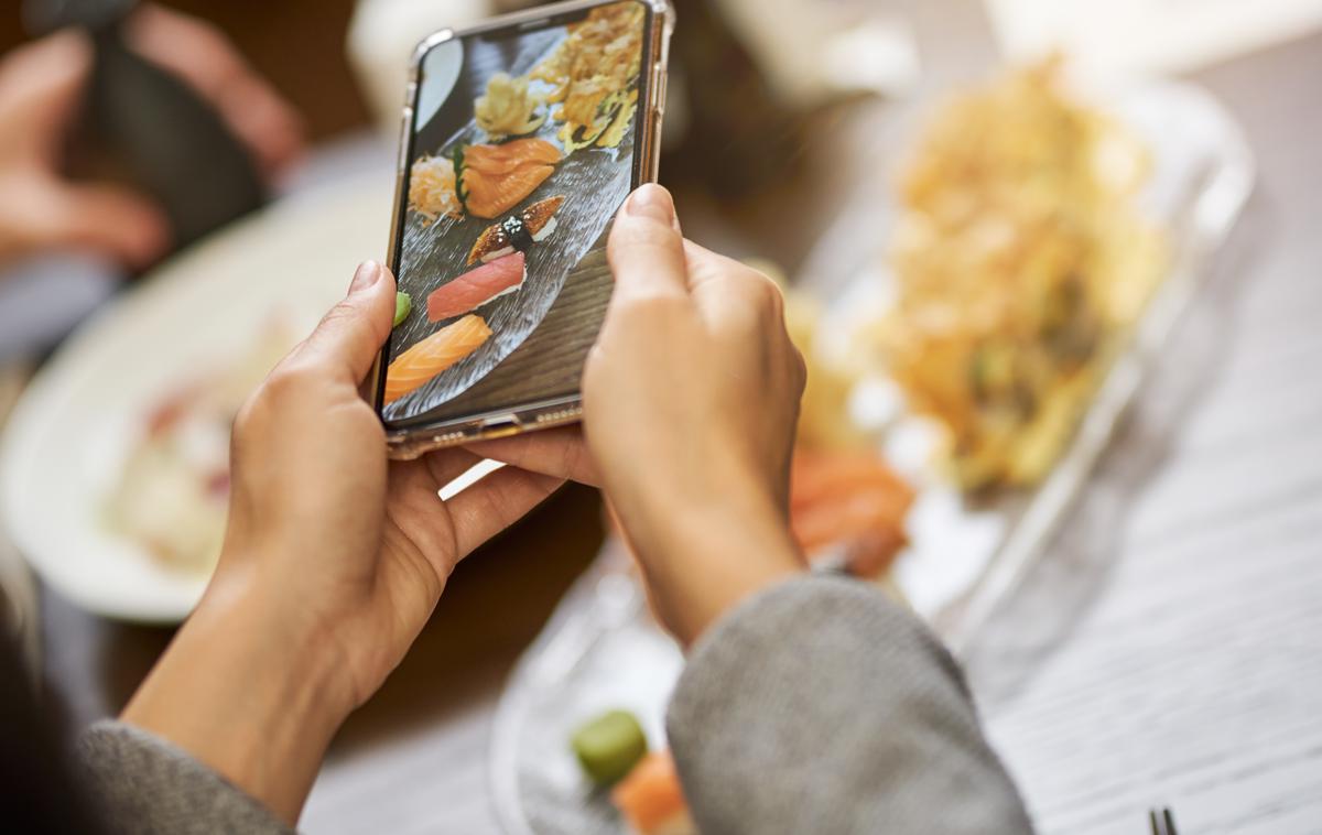 suši, hrana, telefon | Foto Shutterstock