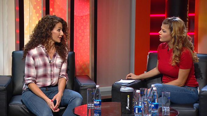 Jasna Kuljaj in trenerka Nataša Gorenc v komentatorski oddaji Od težaka do junaka | Foto: 