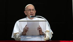 Papež vernikom razkril imena 21 novih kardinalov
