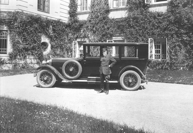 Škoda laurin & klement, prvo vozilo te znamke za predsednika Češkoslovaške. Masaryk ga je prevzel leta 1926. | Foto: Škoda
