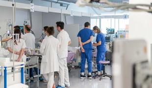 Nove plače zdravnikov: najvišja skoraj 19 tisoč evrov