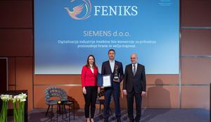 Nagrada Feniks v roke Siemensu