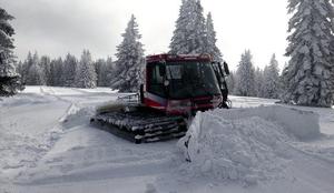 Priprava proge za našo šolo zimske vožnje na Rogli