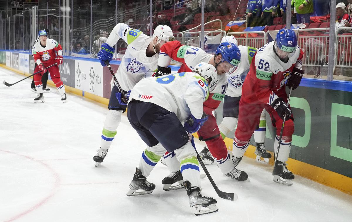 SP v hokeju 2023: slovenska hokejska reprezentanca : Češka | Slovenci so proti Čehom povedli z 2:0, na koncu pa izgubili z 2:6. | Foto Reuters
