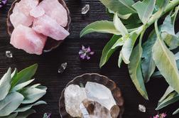 Ste že kdaj slišali za vrtnarjenje s kristali?