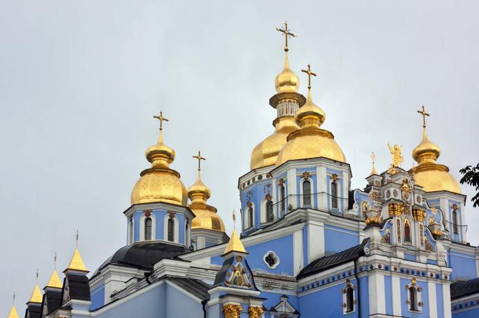 pravoslavna katedrala, Kijev | Ukrajinski parlament je danes prižgal zeleno luč za prepoved ukrajinske pravoslavne cerkve – Moskovskega patriarhata, ki ji Kijev očita sodelovanje z Rusijo. | Foto Guliverimage