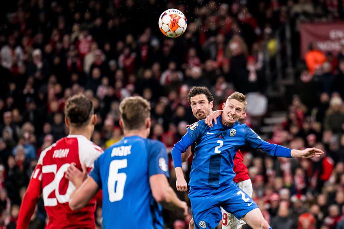 Slovenija : Danska slovenska nogometna reprezentanca | Slovenci so klonili na Danskem. | Foto Reuters