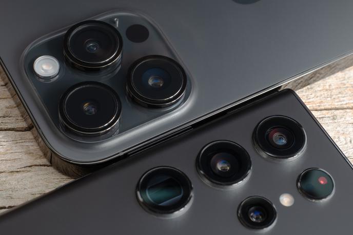 iPhone, Samsung | Apple iPhone 14 Pro in Samsung Galaxy S22 Ultra | Foto Shutterstock