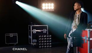 Revolucija? Pharrell Williams je obraz kampanje za novo Chanelovo torbico.
