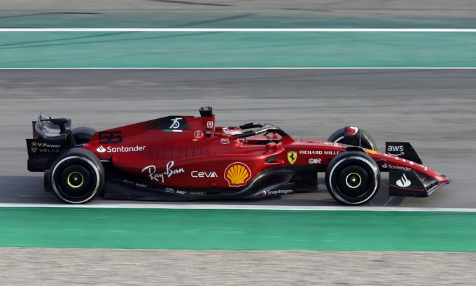 Ferrari je tradicionalni udeleženec svetovnega prvenstva formule ena, ki iz denarne pogače tudi dobi nekaj odstotkov več denarja kot ostala moštva. | Foto: Reuters