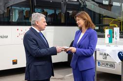 Iz Slovenije v Ukrajino dva avtobusa za prevoz šolarjev #video #foto