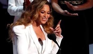 Novi album Beyonce še pred izidom prišel v javnost, oboževalci so jezni