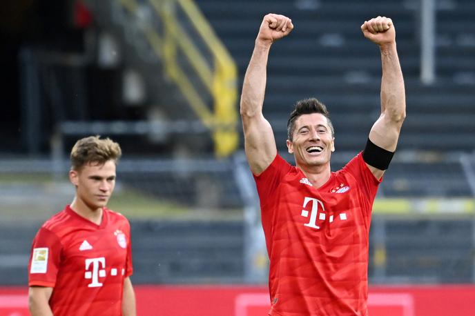 Robert Lewandowski, Bayern München | Robert Lewandowski je le dan po zmagi Bayerna nad Hertho v Varšavi uspešno zagovarjal svoje magistrsko delo. | Foto Reuters