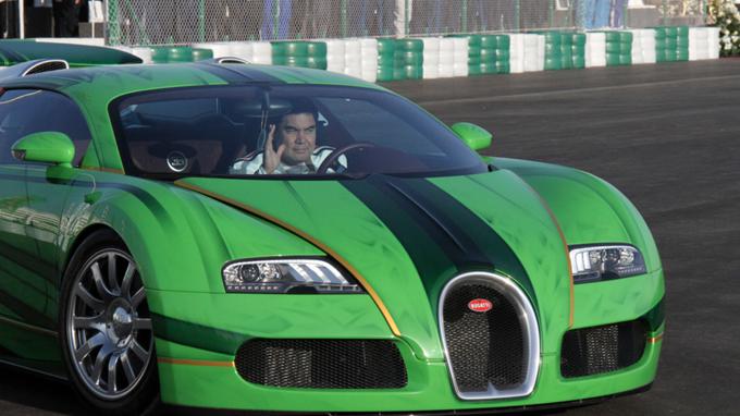 Berdimuhamedov v zelenem bugatti veyronu | Foto: 