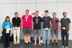 Izjemen uspeh slovenskega dijaka na mednarodni računalniški olimpijadi