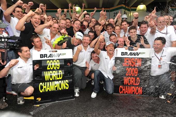 Osvojili so dvojno krono: Brawn je bil konstruktorski prvak, Button prvak med vozniki. | Foto: Reuters