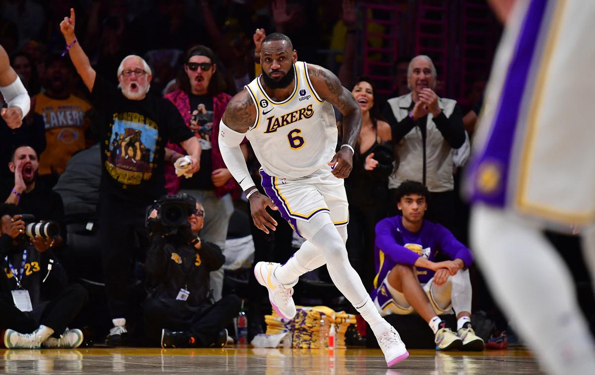 LeBron James Los Angeles Lakers | LeBron James je na koncu dosegel 21 točk, potem ko je svoj prvi met proti košu zabeležil šele dobrih osem minut pred koncem prvega polčasa. | Foto Reuters