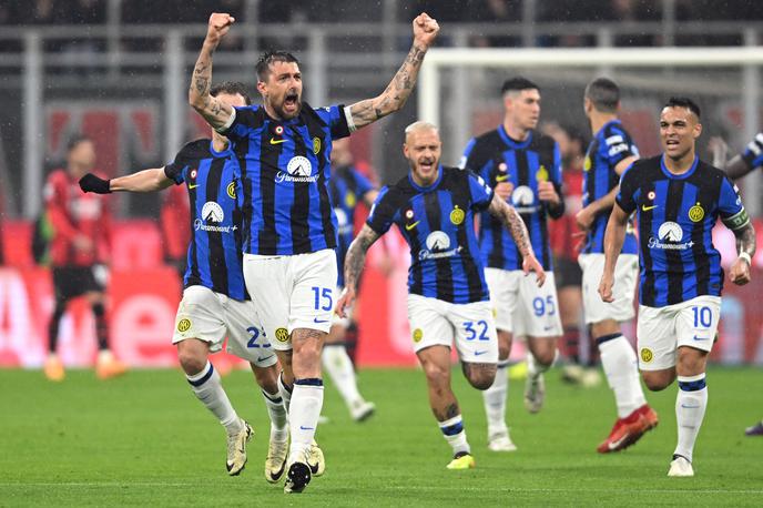Francesco Acerbi Inter 2024 | Nogometaši Interja so pet krogov pred koncem prvenstva dvajsetič postali italijanski prvaki. Inter je v vodstvo v 18. minuti popeljal Francesco Acerbi. | Foto Reuters