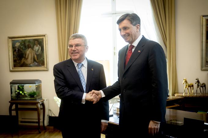 Bach in Pahor sta se najprej rokovala v kravatah, nato pa tekla na štadionu na Kodeljevem. | Foto: 