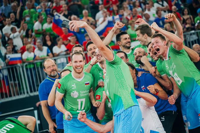 Slovenski kapetan je po tekmi nagovoril navijače. | Foto: Siniša Kanižaj/Sportida