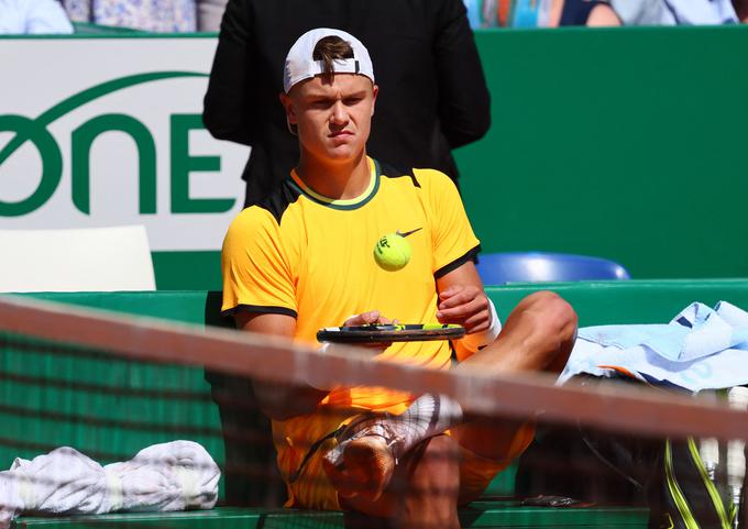 Holger Rune je v polfinalu teniškega turnirja v Münchnu doživel boleč poraz.  | Foto: Reuters