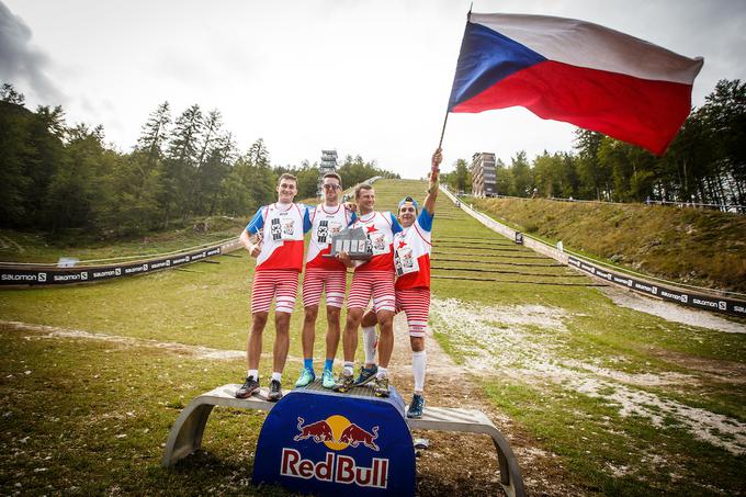 Štafetna zmaga je romala v Prago ... | Foto: Grega Valančič/Sportida