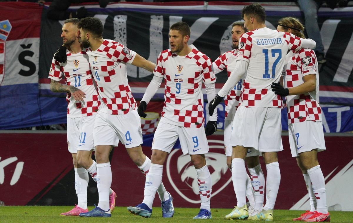 Hrvaška | Nogometaši Hrvaške so z zmago v Latviji na lestvici poskočili na drugo mesto. Če bodo v zadnjem krogu v Zagrebu premagali Armenijo, jim ne more uiti nastop na Euru 2024. | Foto Guliverimage