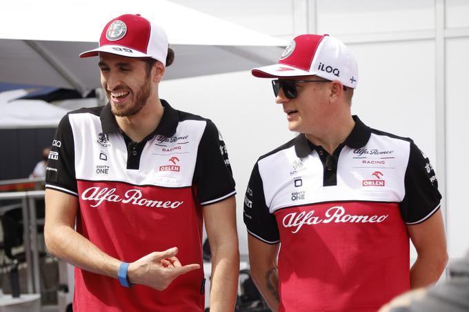 Od formule 1 se poslavljata Giovinazzi in Räikkönen. | Foto: Reuters