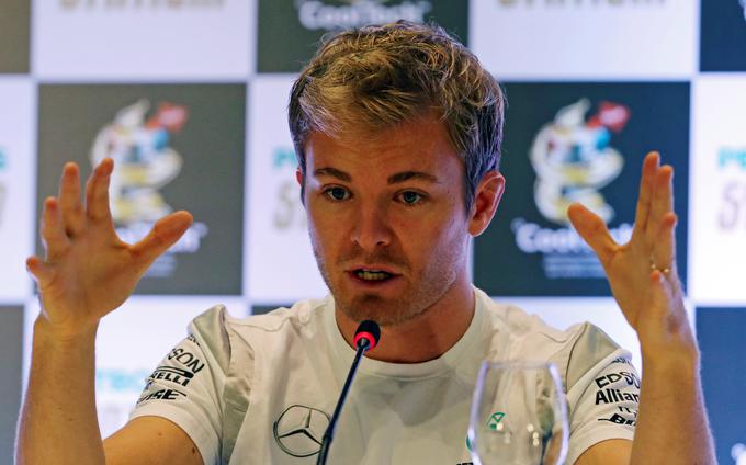 Nico Rosberg je le še korak oddaljen od svojega prvega naslova svetovnega prvaka, v Abu Dabiju le ne sme biti slabši od tretjega mesta. | Foto: Reuters