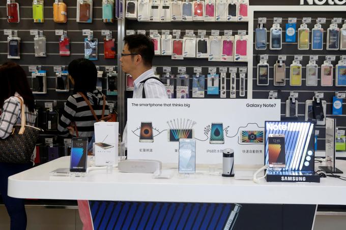 Samsung je po vsem svetu skupno odpoklical 2,5 milijona pametnih telefonov Galaxy Note 7. | Foto: Reuters