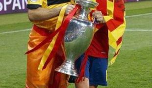 Španijo rešilo prijateljstvo Casillasa in Xavija