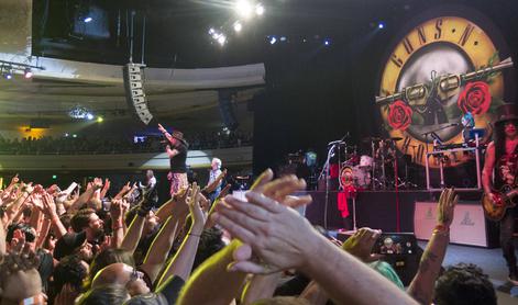Guns N' Roses tožijo Guns and Roses