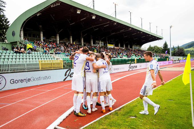 Maribor je v tej sezoni že gostoval v Velenju in 22. avgusta zmagal kar s 5:0. Po dva zadetka sta dosegla Dino Hotić in Luka Zahović. | Foto: Žiga Zupan/Sportida