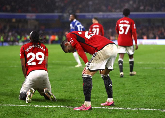 Manchester United je na Stamford Bridgu vodil do desete minute sodnikovega podaljška, nato pa ostal celo brez točke. | Foto: Reuters