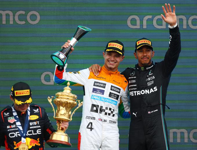 Lando Norris in Lewis Hamilton sta poskrbela za zadovoljne domače navijače. | Foto: Reuters