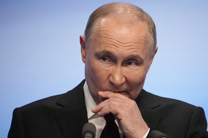 Vladimir Putin | Ruski predsednik Vladimir Putin poskuša s prikritimi grožnjami prestrašiti finsko in švedsko javnost ter ju prepričati, da je bil vstop v Nato napaka. | Foto Guliverimage