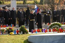 Državni vrh se je poklonil žrtvam vojnih spopadov 20. stoletja