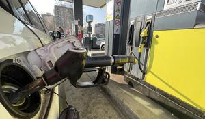 Opolnoči sprememba cen goriva: kaj bo ceneje in kaj dražje?