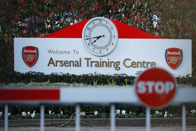 Arsenal Trening | Trenažno središče Colney, kjer se pripravljajo nogometaši Arsenala, je po tem, ko se je trener Mikel Arteta okužil s koronavirusom, zaprlo svoja vrata za javnost. | Foto Reuters