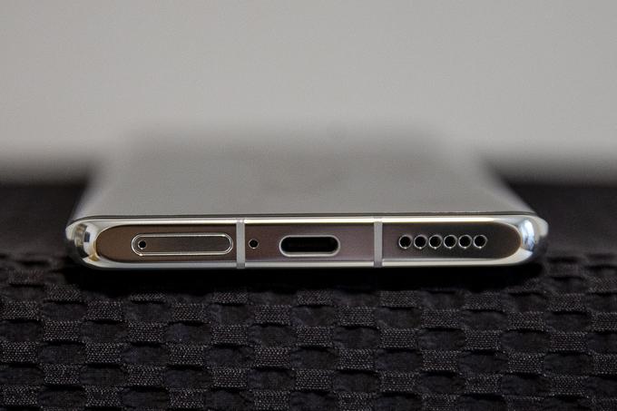 Spodnja stran pametnega telefona Huawei P50 Pro | Foto: Ana Kovač