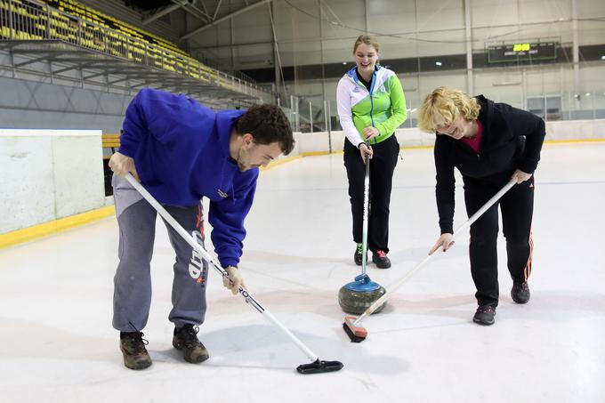 curling | Foto: Aleš Fevžer