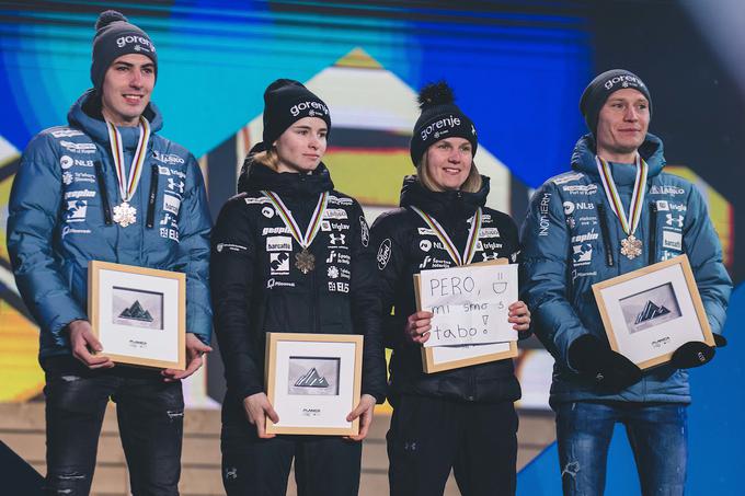 Edino odličje na domačem nordijskem svetovnem prvenstvu so dekleta osvojila na mešani ekipni tekmi. | Foto: Grega Valančič/Sportida