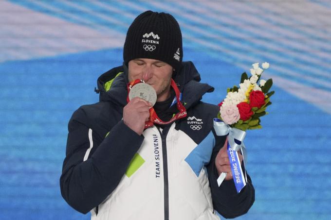 Deskar Tim Mastnak je prejel srebrno odličje za naslov olimpijskega podprvaka v paralelnem veleslalomu. | Foto: Guliverimage/Vladimir Fedorenko