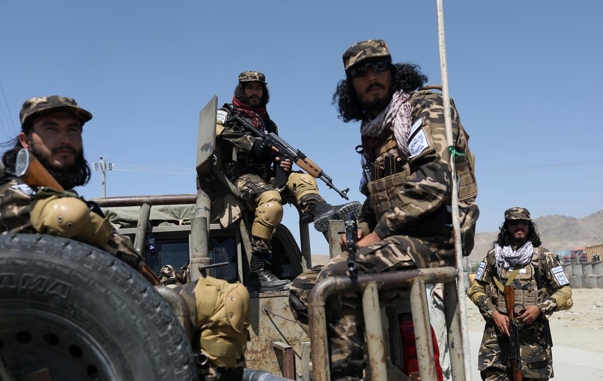 Talibani | Talibani so, ko so se iz Afganistana umaknile vojaške sile Nata pod vodstvom ZDA, avgusta 2021 ponovno prevzeli oblast ter uvedli ostre ukrepe. | Foto Reuters