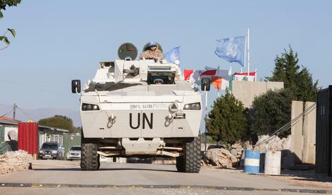 V izraelskem napadu ranjeni trije pripadniki ZN