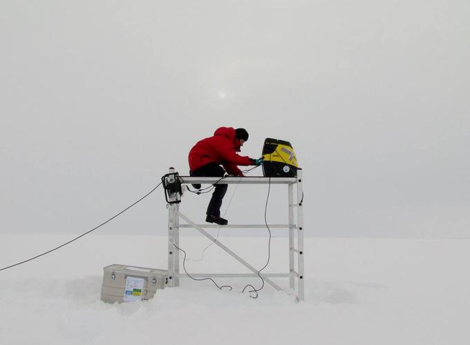 V okviru podoktorskega študija je bila v stiku z Arktičnim raziskovalnim centrom, ki je financiral vzorčenja na Grenlandiji in Arktiki. | Foto: osebni arhiv/Lana Kokl
